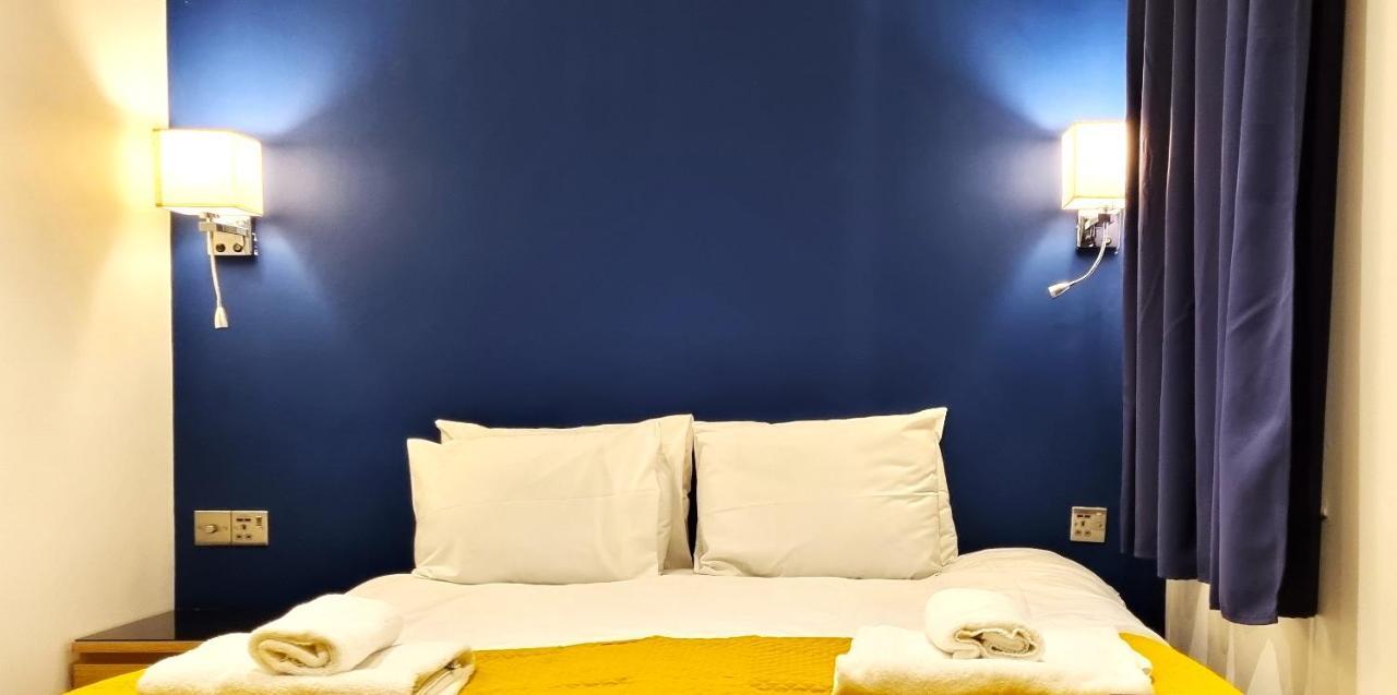 Spacious 6 Bedroom House, 4 Bathrooms, Central, 2 Parking Spaces 史云顿 外观 照片