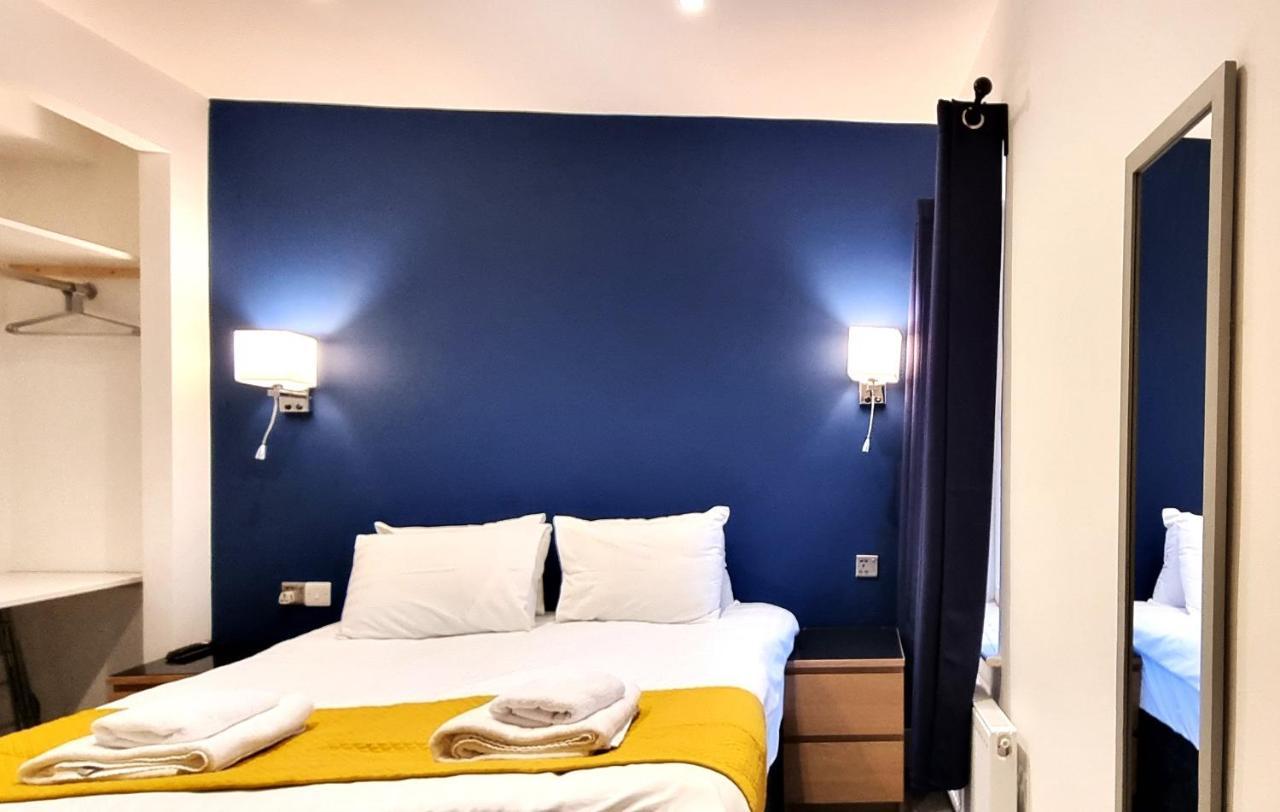 Spacious 6 Bedroom House, 4 Bathrooms, Central, 2 Parking Spaces 史云顿 外观 照片